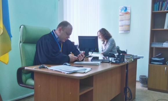 Двох державних виконавців піймали за кермом «під кайфом». Суд переносить розгляд (ОНОВЛЕНО), фото №1 на сайті 20minut.ua