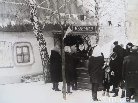 Сервіровані на морозі столи і велетенські снігові фігури: як хмельничани проводжали зиму у 70-х (ФОТО), фото №15 на сайті vsim.ua