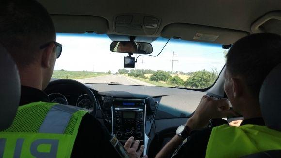 Новини Хмельницького - фото з Як працює дорожня поліція на трасах Хмельницької області (ФОТОРЕПОРТАЖ) Як працює дорожня поліція на трасах Хмельницької області (ФОТОРЕПОРТАЖ), фото №10 на сайті vsim.ua