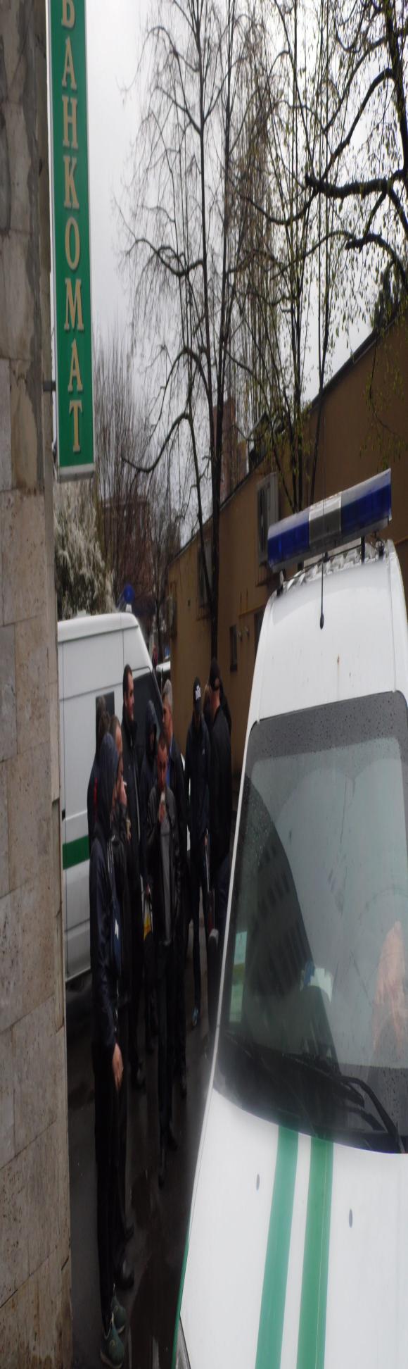 «Нас кидають на зарплаті». Інкасатори Ощадбанку готові до бойкоту (ВІДЕО) на сайті 20minut.ua «Нас кидають на зарплаті». Інкасатори Ощадбанку готові до бойкоту (ВІДЕО), фото №12 на сайті 20minut.ua