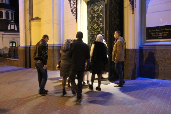 Як вінничани на святкову пасхальну службу ходили до Собору. ФОТО на сайті 20minut.ua Як вінничани на святкову пасхальну службу ходили до Собору. ФОТО, фото №5 на сайті 20minut.ua