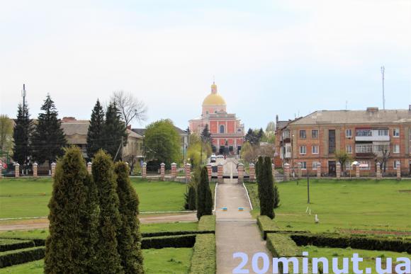 Перший міжнародний оперний фестиваль: кілька цікавих фактів про локації на сайті 20minut.ua Домініканський костел