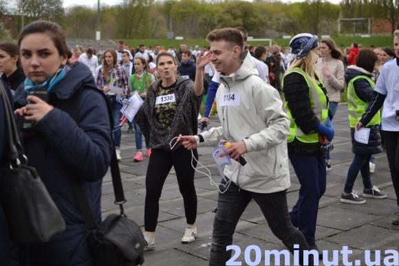 Кам'янець із новим рекордом: 1488 осіб, що одночасно стрибають через скакалку (ФОТО, ВІДЕО) на сайті 20minut.ua Кам'янець із новим рекордом: 1488 осіб, що одночасно стрибають через скакалку (ФОТО, ВІДЕО), фото №2 на сайті 20minut.ua