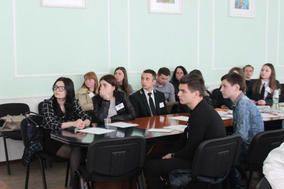 Аргументи, контраргументи, опозиція: у Кам’янці пройшов дебатний турнір, фото №2 на сайті 20minut.ua