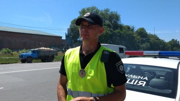 Новини Хмельницького - фото з Як працює дорожня поліція на трасах Хмельницької області (ФОТОРЕПОРТАЖ) Як працює дорожня поліція на трасах Хмельницької області (ФОТОРЕПОРТАЖ), фото №9 на сайті vsim.ua