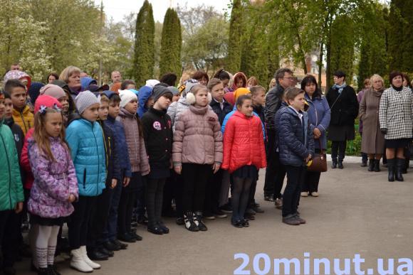 У Кам’янці на фасаді школи встановили меморіальну дошку Дмитру Кримінському, фото №1 на сайті 20minut.ua