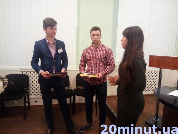 Аргументи, контраргументи, опозиція: у Кам’янці пройшов дебатний турнір, фото №4 на сайті 20minut.ua