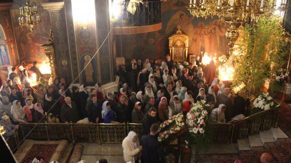 Як вінничани на святкову пасхальну службу ходили до Собору. ФОТО на сайті 20minut.ua Як вінничани на святкову пасхальну службу ходили до Собору. ФОТО, фото №1 на сайті 20minut.ua
