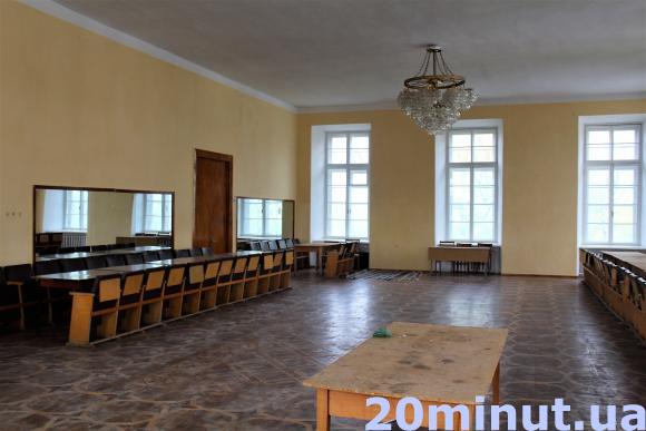 Перший міжнародний оперний фестиваль: кілька цікавих фактів про локації на сайті 20minut.ua  У минулому зала для проведення балів