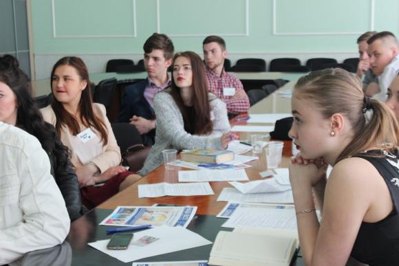 Аргументи, контраргументи, опозиція: у Кам’янці пройшов дебатний турнір, фото №1 на сайті 20minut.ua