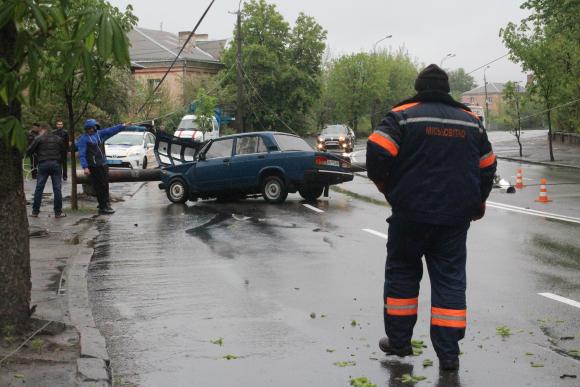 Аварія на Магістратській: водій на "ВАЗі" зніс опору на сайті 20minut.ua Аварія на Магістратській: водій на "ВАЗі" зніс опору, фото №9 на сайті 20minut.ua