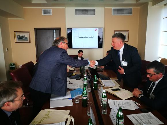 На Вишеньці замінять 10 кілометрів труб гарячої води. Навіщо? на сайті 20minut.ua На Вишеньці замінять 10 кілометрів труб гарячої води. Навіщо?, фото №1 на сайті 20minut.ua