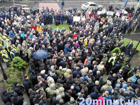 Під міськрадою знову гаряче. Кажуть про замінування (оновлене) на сайті 20minut.ua Під міськрадою знову гаряче. Кажуть про замінування (оновлене), фото №11 на сайті 20minut.ua