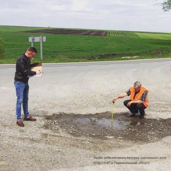 Аби відсудити компенсацію за побите через погану дорогу авто, треба все добре задокументувати, фото №1 на сайті 20minut.ua