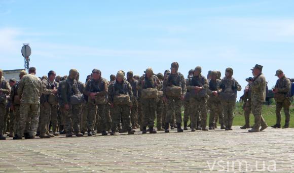 «Це страшно, цікаво і хочеться ще»,  - військові розповіли про стрибки з парашутом на сайті vsim.ua «Це страшно, цікаво і хочеться ще»,  - військові розповіли про стрибки з парашутом, фото №4 на сайті vsim.ua