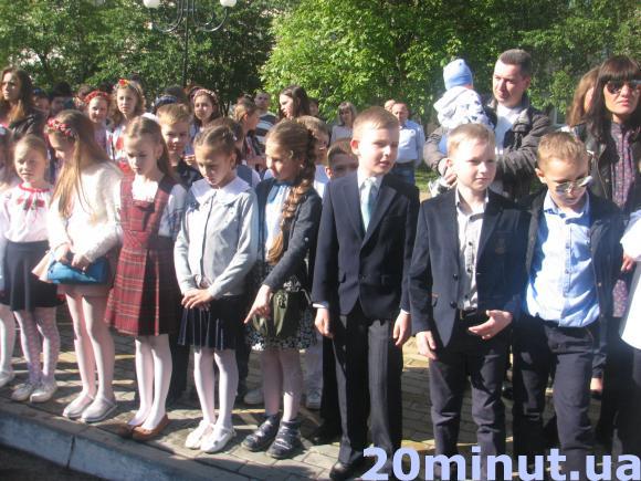 Останній дзвоник у школах Тернополя (оновлюється) на сайті 20minut.ua Останній дзвоник у школах Тернополя (оновлюється), фото №7 на сайті 20minut.ua