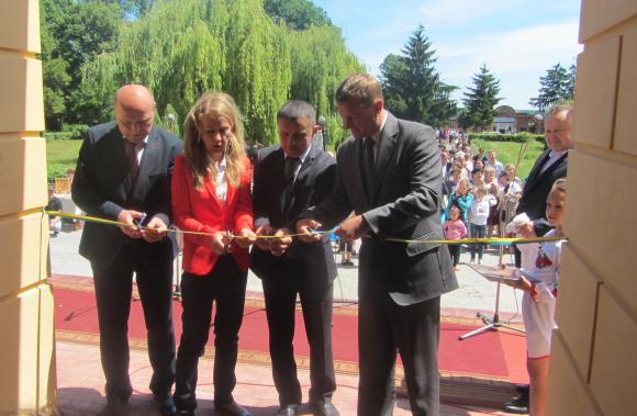 Палац у Вороновиці: 300 тисяч євро на ремонт і спогади про оголених жінок на сайті 20minut.ua Палац у Вороновиці: 300 тисяч євро на ремонт і спогади про оголених жінок, фото №1 на сайті 20minut.ua