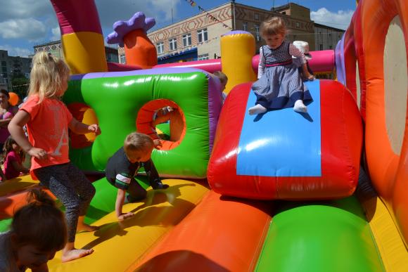 Новини компаній: У Хмельницькому та Волочиську підбили підсумки конкурсу «Моя сім’я – моя країна», фото №2 на сайті vsim.ua
