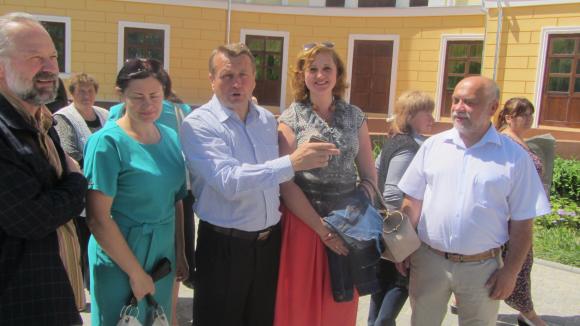 Палац у Вороновиці: 300 тисяч євро на ремонт і спогади про оголених жінок на сайті 20minut.ua Палац у Вороновиці: 300 тисяч євро на ремонт і спогади про оголених жінок, фото №23 на сайті 20minut.ua