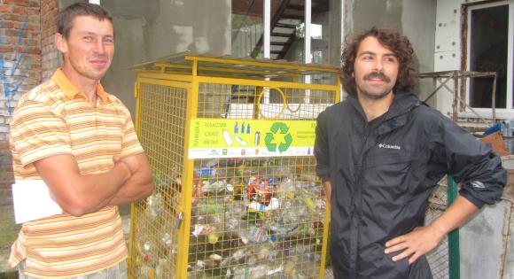 «Це так легко – викинути пластик у контейнер!» - У Бар приїхав «містер чистоти» з Америки на сайті 20minut.ua «Це так легко – викинути пластик у контейнер!» - У Бар приїхав «містер чистоти» з Америки, фото №4 на сайті 20minut.ua