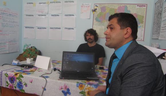 «Це так легко – викинути пластик у контейнер!» - У Бар приїхав «містер чистоти» з Америки на сайті 20minut.ua «Це так легко – викинути пластик у контейнер!» - У Бар приїхав «містер чистоти» з Америки, фото №1 на сайті 20minut.ua