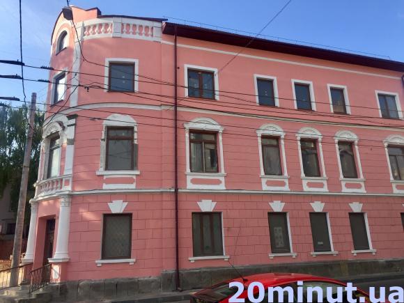 Скандальний «Будиночок для Барбі» перефарбували на сайті 20minut.ua Скандальний «Будиночок для Барбі» перефарбували, фото №1 на сайті 20minut.ua