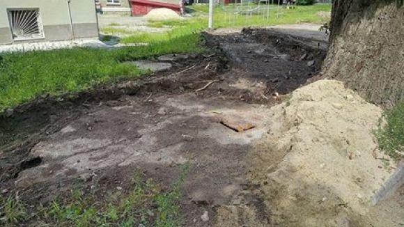 Комунальники випадково розрили в центрі Тернополя старовинний підземний колодязь, фото №2 на сайті 20minut.ua