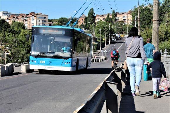 Київський міст нарешті відкрили. Але тільки на половину (ФОТОРЕПОРТАЖ) на сайті 20minut.ua Київський міст нарешті відкрили. Але тільки на половину (ФОТОРЕПОРТАЖ), фото №7 на сайті 20minut.ua