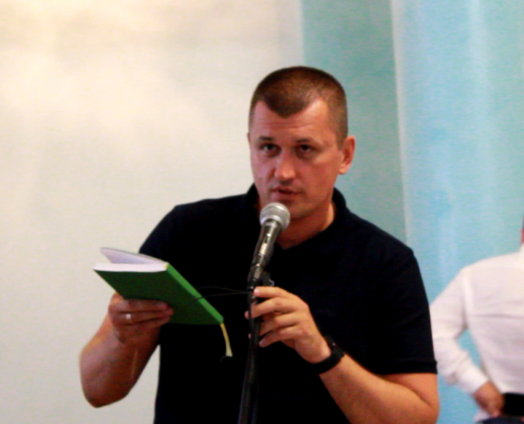 На сесії облради депутати та очільник “Водоканалу” зійшлися на тому, що "смердючу" воду пити можна, фото №3 на сайті 20minut.ua