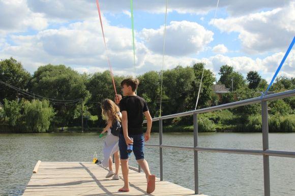 «Раніше купатися боялися через скло» — жителі  «Масложиру» дочекалися реконструкції території озера, фото №1 на сайті 20minut.ua