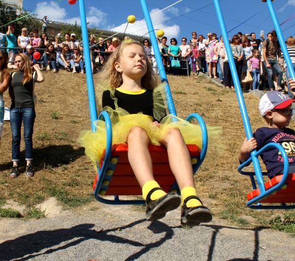 «Раніше купатися боялися через скло» — жителі  «Масложиру» дочекалися реконструкції території озера, фото №6 на сайті 20minut.ua