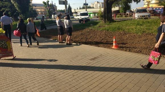 На проспекті Миру розігнали стихійну торгівлю. На місці чергує поліція, фото №2 на сайті vsim.ua