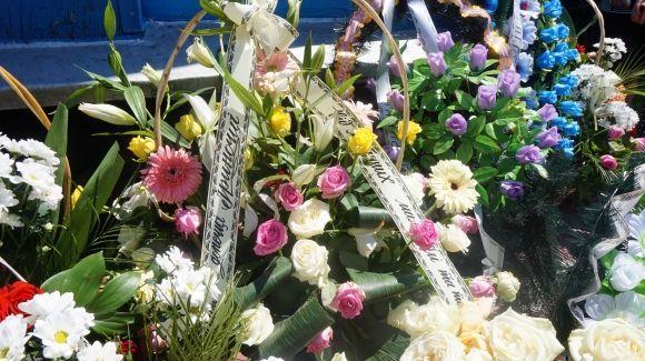 У Вишнівці поховали 17-річну Іринку Мукоїду (оновлено) на сайті 20minut.ua У Вишнівці поховали 17-річну Іринку Мукоїду (оновлено), фото №10 на сайті 20minut.ua