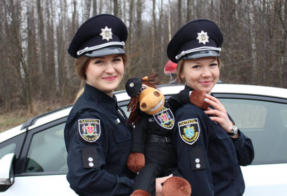 Які фото виставляють хмельницькі патрульні у соцмережах на сайті vsim.ua Які фото виставляють хмельницькі патрульні у соцмережах, фото №3 на сайті vsim.ua