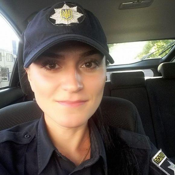 Які фото виставляють хмельницькі патрульні у соцмережах на сайті vsim.ua Які фото виставляють хмельницькі патрульні у соцмережах, фото №1 на сайті vsim.ua