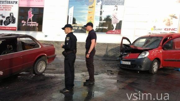Біля «Фуршету» на Свободи вибухнув «BMW» на сайті vsim.ua Біля «Фуршету» на Свободи вибухнув «BMW», фото №5 на сайті vsim.ua
