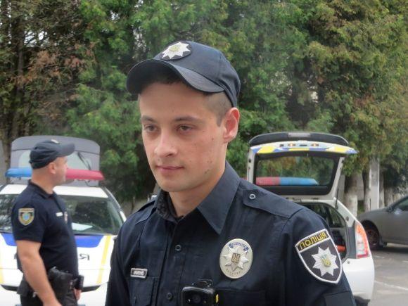 «Догнали і кинули на землю» - хмельничанки розповіли про нічну погоню за грабіжником, фото №5 на сайті vsim.ua