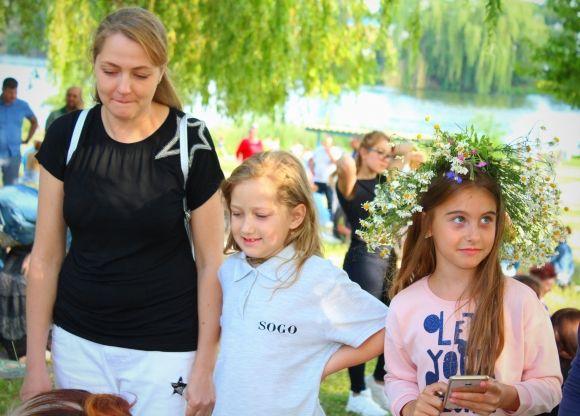 Як на Вишенському озері на Купала гуляли (ФОТОРЕПОРТАЖ), фото №20 на сайті 20minut.ua