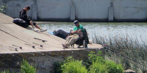 За вудочку і на Буг. День рибалки святкували біля річки на сайті vsim.ua За вудочку і на Буг. День рибалки святкували біля річки, фото №1 на сайті vsim.ua