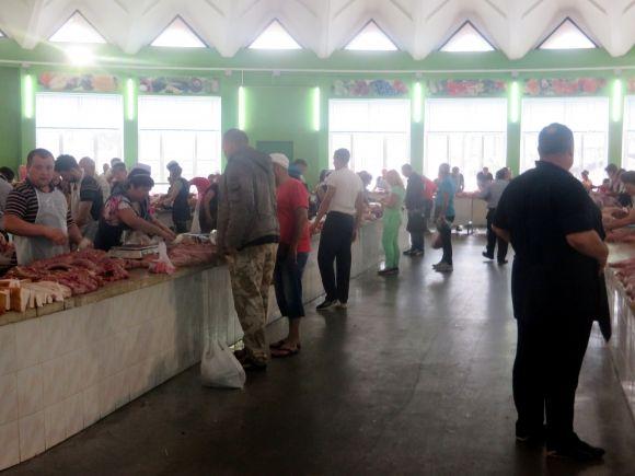 За м’ясо - 120 гривень, за сало - 75. На хмельницькому ринку подорожчала свинина на сайті vsim.ua За м’ясо - 120 гривень, за сало - 75. На хмельницькому ринку подорожчала свинина, фото №5 на сайті vsim.ua