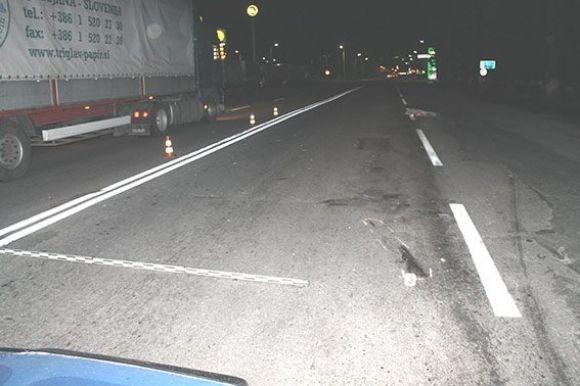 Біля «Епіцентру» водій збив насмерть двох пішоходів та втік. Був п’яний на сайті 20minut.ua Біля «Епіцентру» водій збив насмерть двох пішоходів та втік. Був п’яний, фото №2 на сайті 20minut.ua