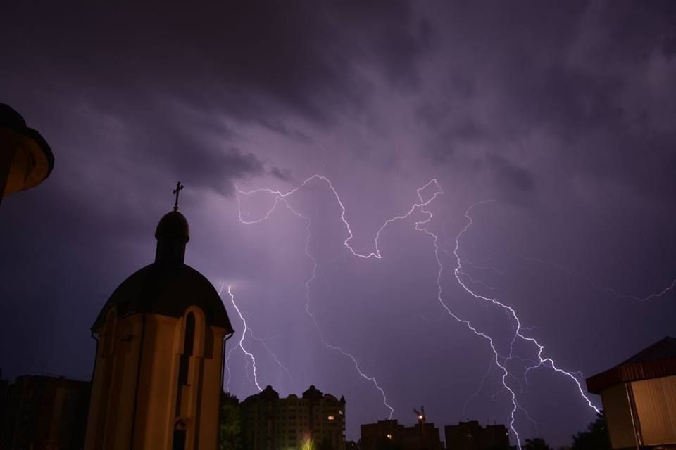 Чудо природи: танго блискавок у Тернополі на сайті 20minut.ua Чудо природи: танго блискавок у Тернополі, фото №8 на сайті 20minut.ua