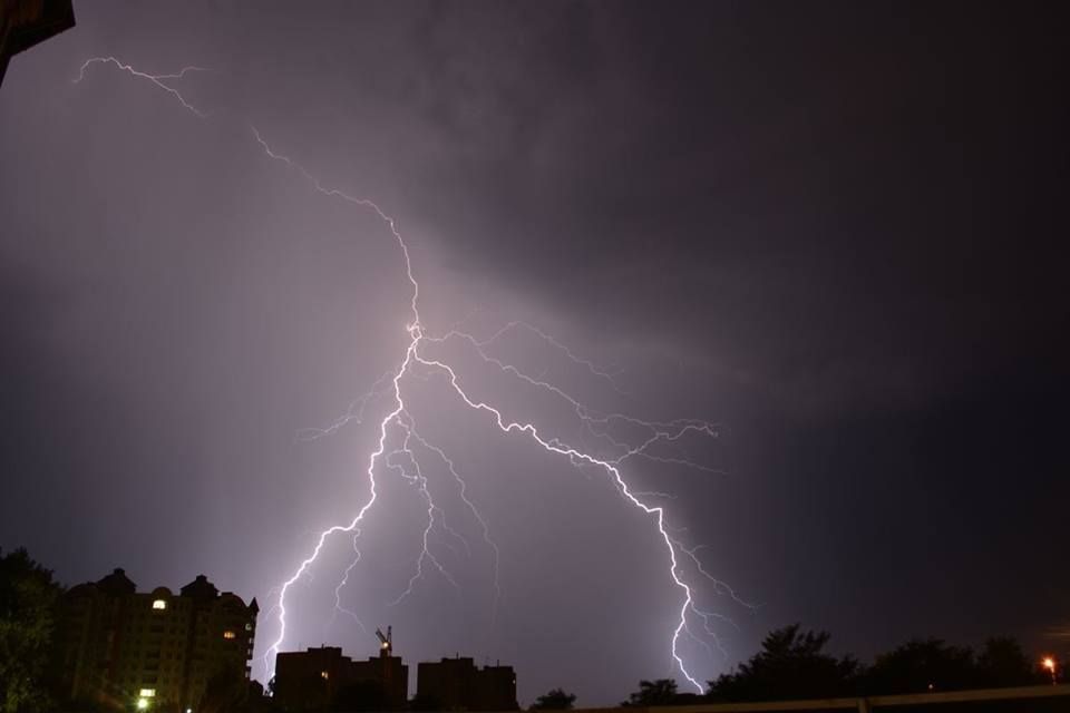 Чудо природи: танго блискавок у Тернополі на сайті 20minut.ua Чудо природи: танго блискавок у Тернополі, фото №5 на сайті 20minut.ua