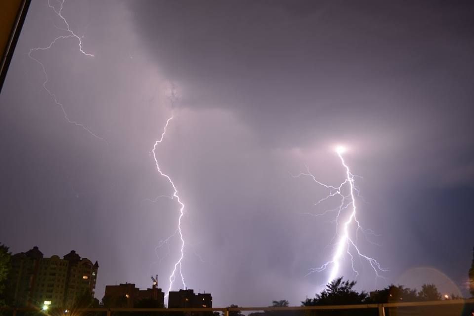 Чудо природи: танго блискавок у Тернополі на сайті 20minut.ua Чудо природи: танго блискавок у Тернополі, фото №3 на сайті 20minut.ua