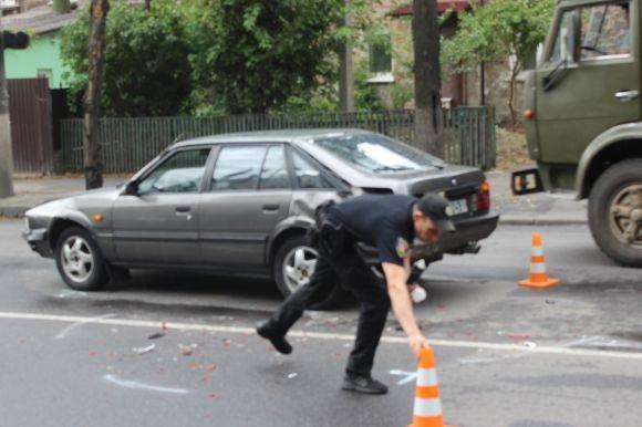 Аварія на Брацлавській: врізались одне в одного Мазда, Тойота та Фольксваген, фото №4 на сайті 20minut.ua