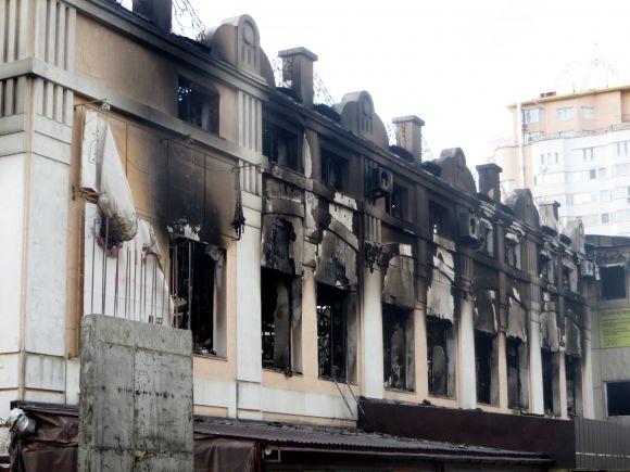 Підпал чи коротке замикання? Причину пожежі колишньої меблевої фабрики шукають у Києві на сайті vsim.ua Підпал чи коротке замикання? Причину пожежі колишньої меблевої фабрики шукають у Києві, фото №1 на сайті vsim.ua