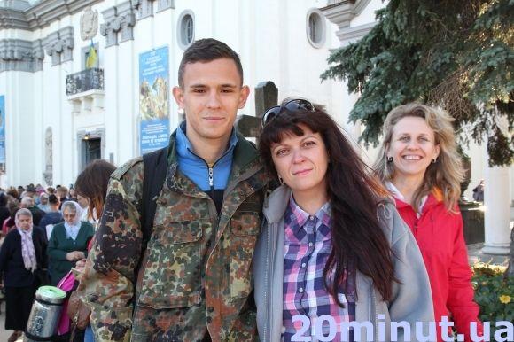 Тисячі прочан вирушили у Зарваницю просити за рідних і за Україну, фото №6 на сайті 20minut.ua
