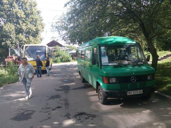 На Козацькій зіткнулися дві маршрутки, трактор і легковик на сайті vsim.ua На Козацькій зіткнулися дві маршрутки, трактор і легковик, фото №3 на сайті vsim.ua