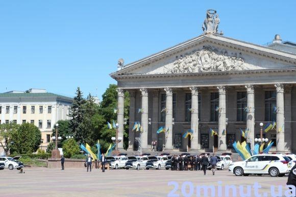 Фото дня: Театралку перекрили через приїзд Президента, фото №2 на сайті 20minut.ua