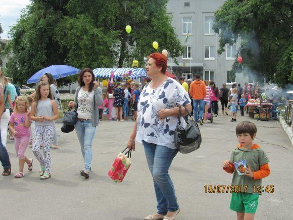 Центральна площа сьогодні виглядає по-військовому, фото №5 на сайті 20minut.ua